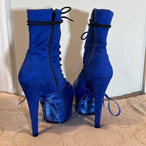 Pleaser boots with custom boot covers
Size 7 - Picture 9 of 11